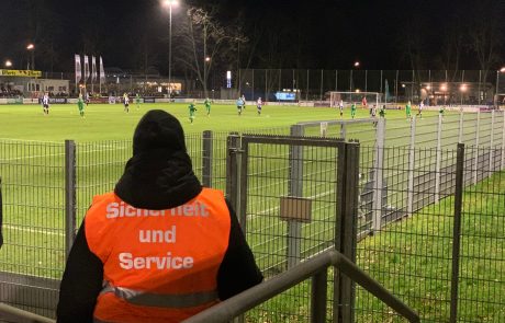 IMG_1229 Sicherungsposten Fussballspiel